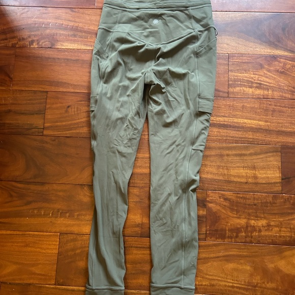 Athleta Sage Green Cargo Leggings SP - Picture 4 of 4